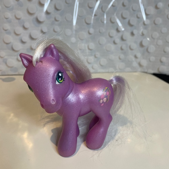 👀2 for $15- Vintage My Little Pony (MLP) G3 Wisteria pony - Picture 1 of 5